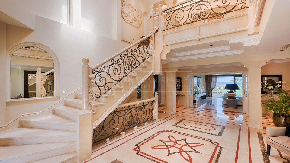 Marbella Golden Mile, Impresionante mansion en primera línea de playa en el Marbella Club