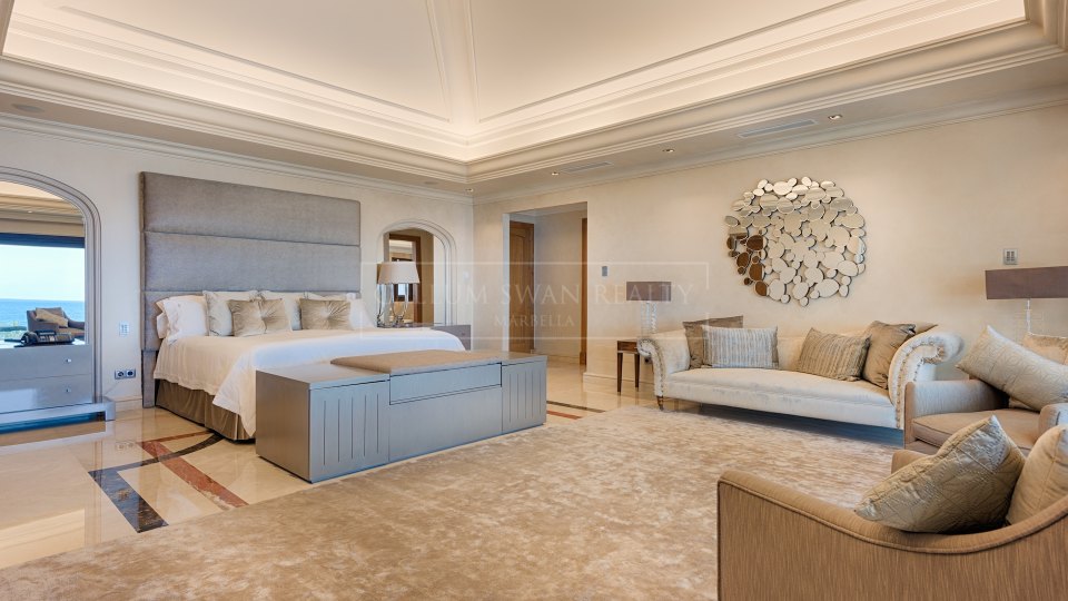 Marbella Golden Mile, Impresionante mansion en primera línea de playa en el Marbella Club