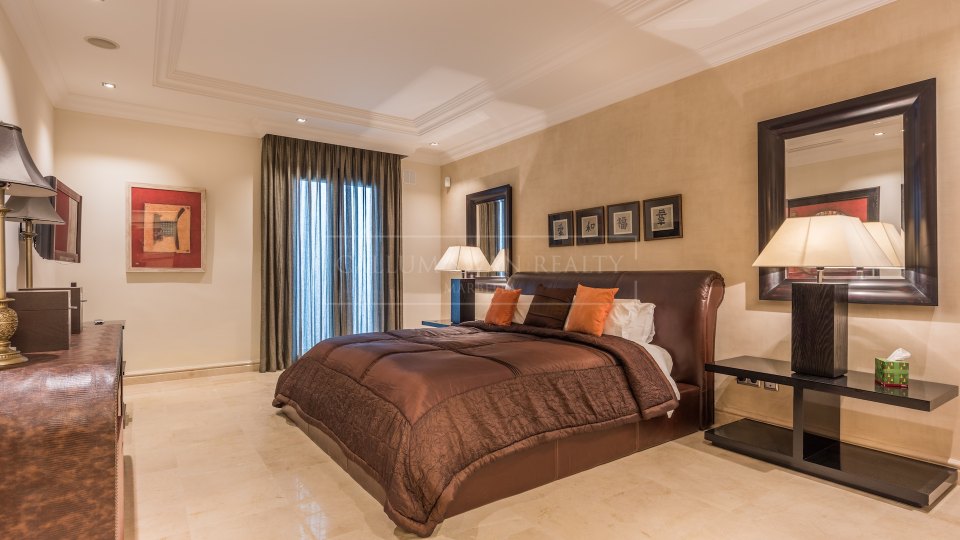 Marbella Golden Mile, Impresionante mansion en primera línea de playa en el Marbella Club