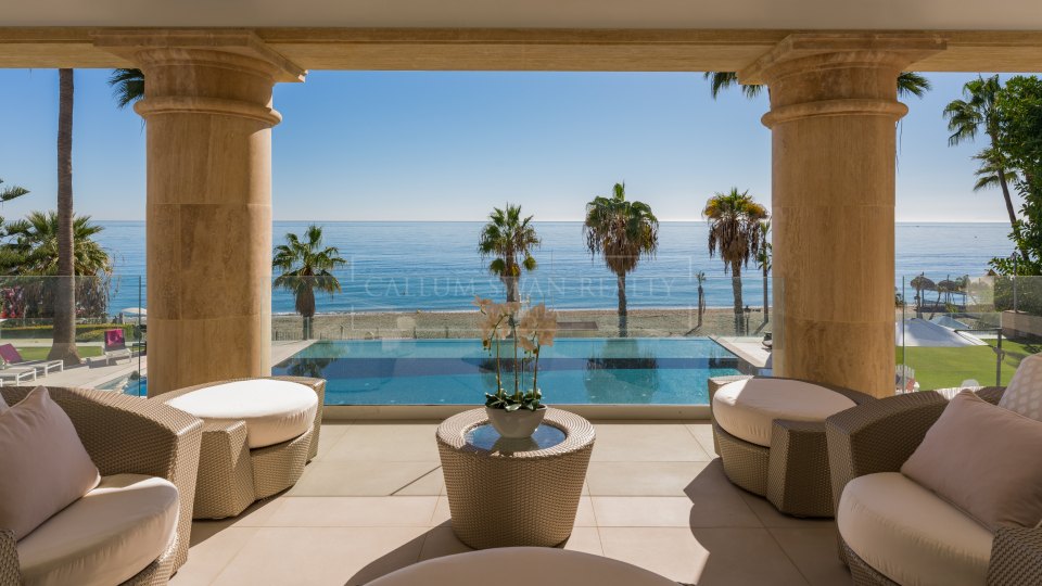 Marbella Golden Mile, Impresionante mansion en primera línea de playa en el Marbella Club