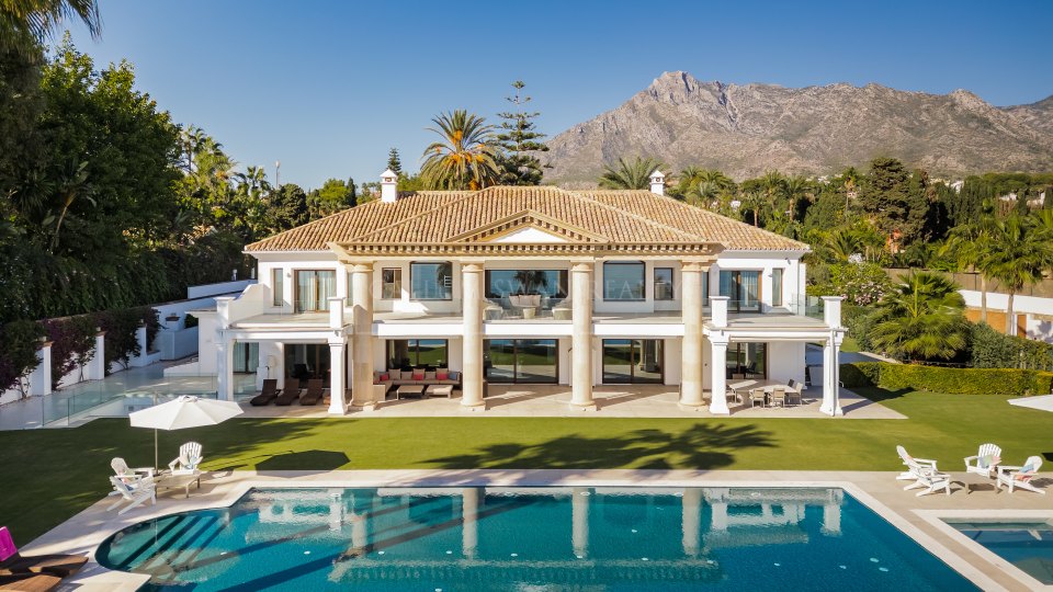 Marbella Golden Mile, Impresionante mansion en primera línea de playa en el Marbella Club
