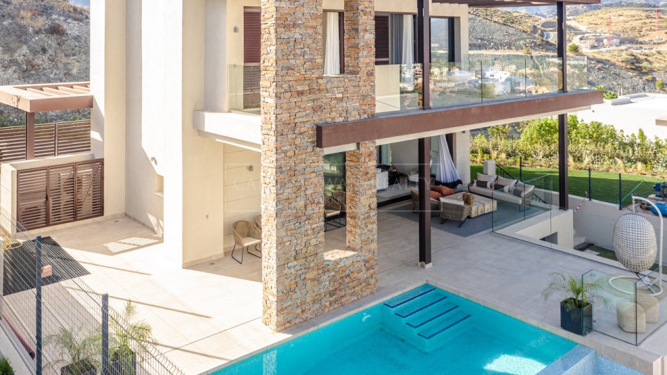Benahavis, La Alquería, Benahavís - Exceptional Villa for Sale with Panoramic Views