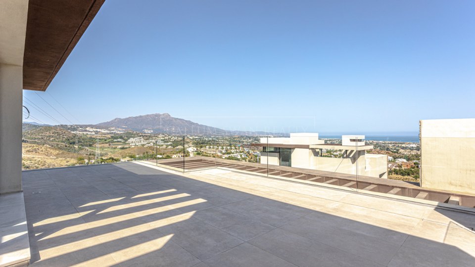 Benahavis, La Alquería, Benahavís - Exceptional Villa for Sale with Panoramic Views