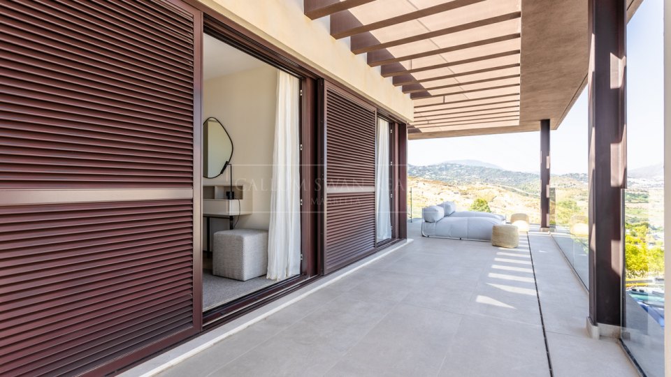 Benahavis, La Alquería, Benahavís - Exceptional Villa for Sale with Panoramic Views