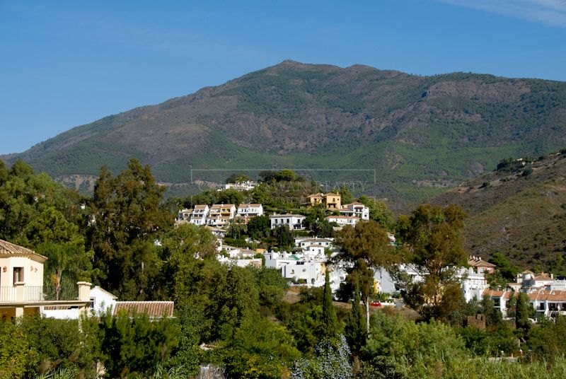 Benahavis, Terrain unique à vendre au centre-ville de Benahavis