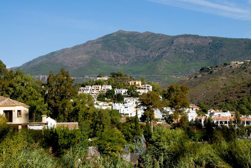 Benahavis, Terrain unique à vendre au centre-ville de Benahavis