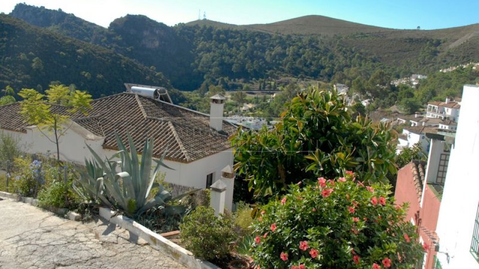 Benahavis, Terrain unique à vendre au centre-ville de Benahavis