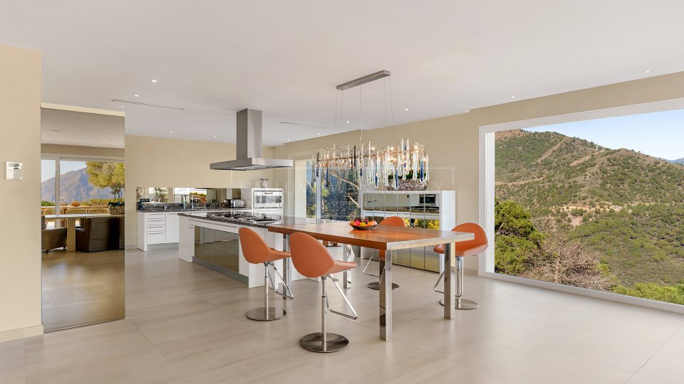 Benahavis, Villa de lujo con vistas panorámicas al mar en La Zagaleta, Marbella