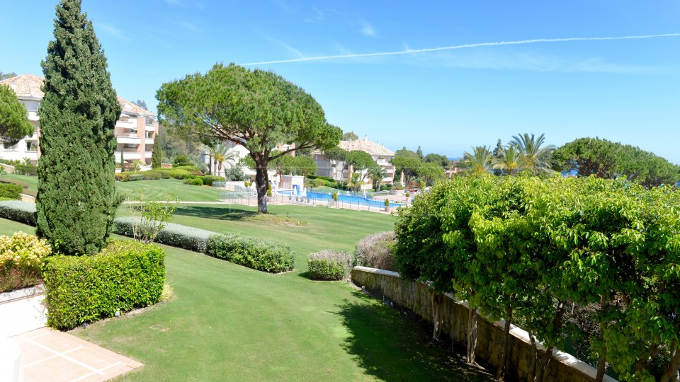 Marbella Golden Mile, Prime position luxury apartment in La Trinidad, Golden Mile