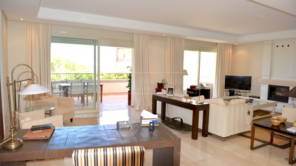 Marbella Golden Mile, Prime position luxury apartment in La Trinidad, Golden Mile