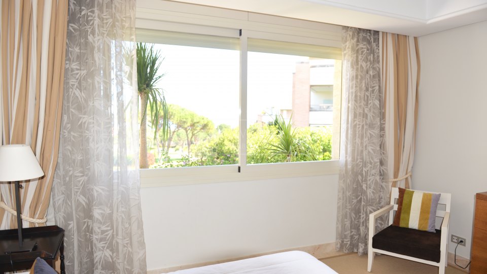 Marbella Golden Mile, Prime position luxury apartment in La Trinidad, Golden Mile