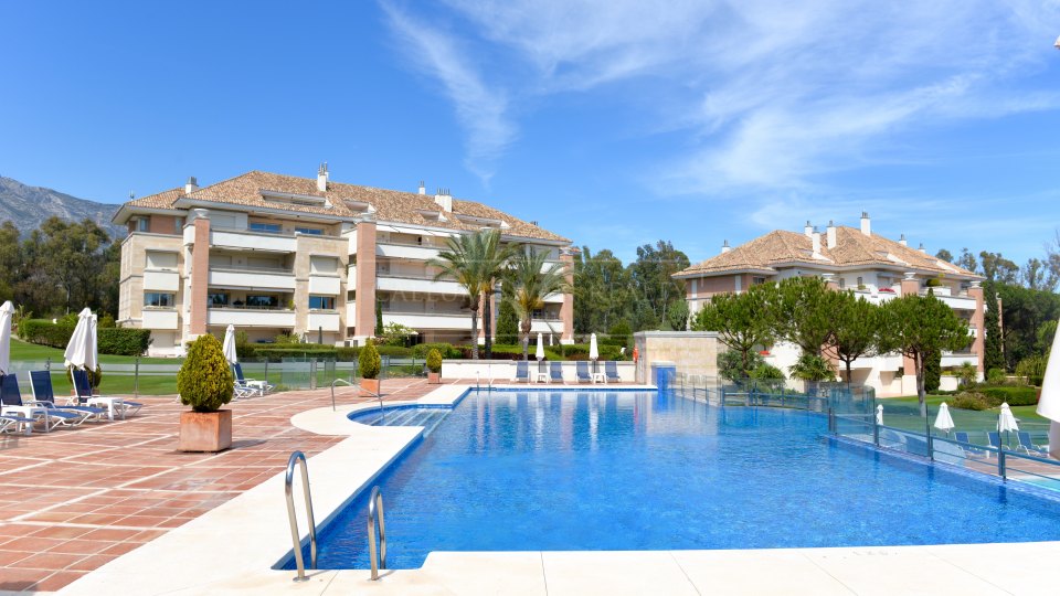 Marbella Golden Mile, Prime position luxury apartment in La Trinidad, Golden Mile