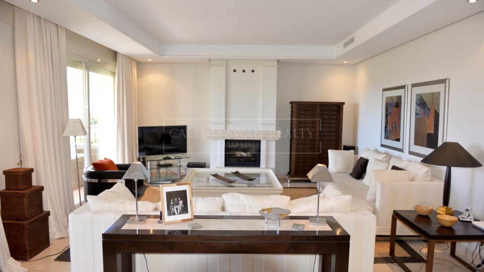 Marbella Golden Mile, Prime position luxury apartment in La Trinidad, Golden Mile