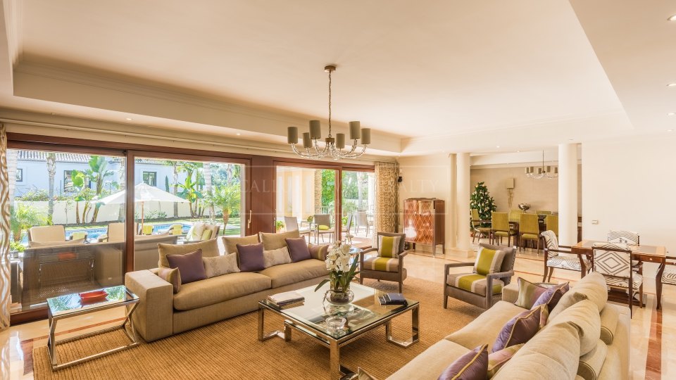Marbella Golden Mile, Villa in Marbella Club, walking distance to the beach on Marbella's Golden Mile