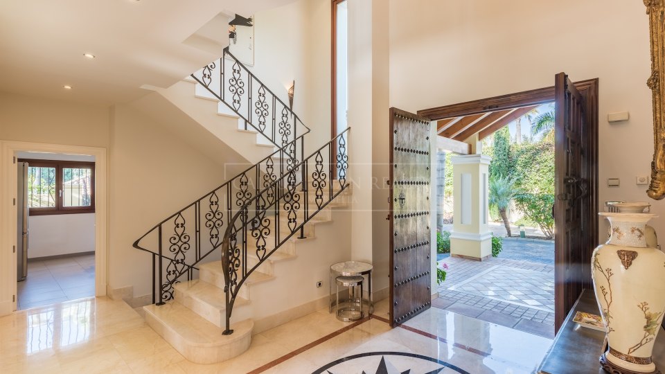 Marbella Golden Mile, Villa in Marbella Club, walking distance to the beach on Marbella's Golden Mile