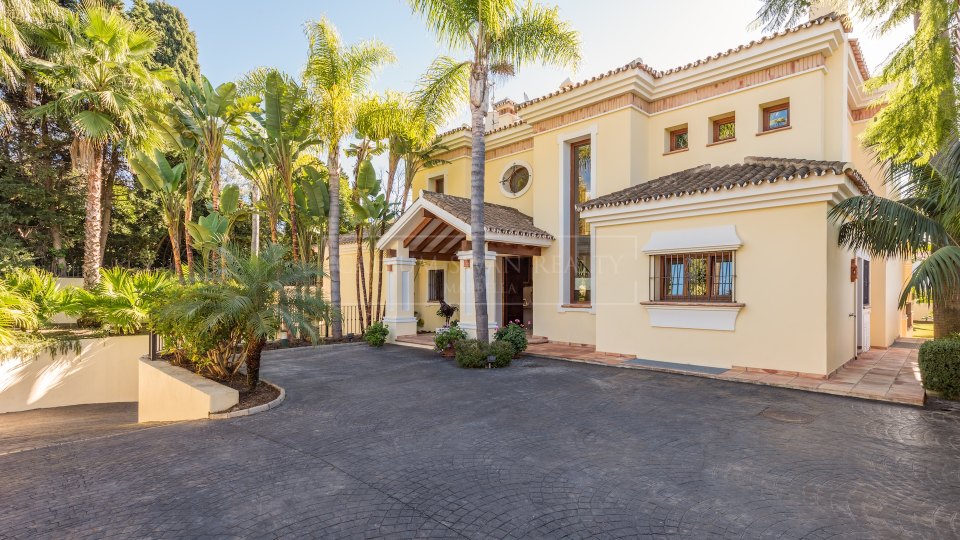 Marbella Golden Mile, Villa in Marbella Club, walking distance to the beach on Marbella's Golden Mile