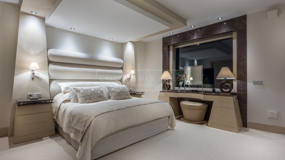Nueva Andalucia, Superbe penthouse en vente en première ligne du Royal Las Brisas Golf