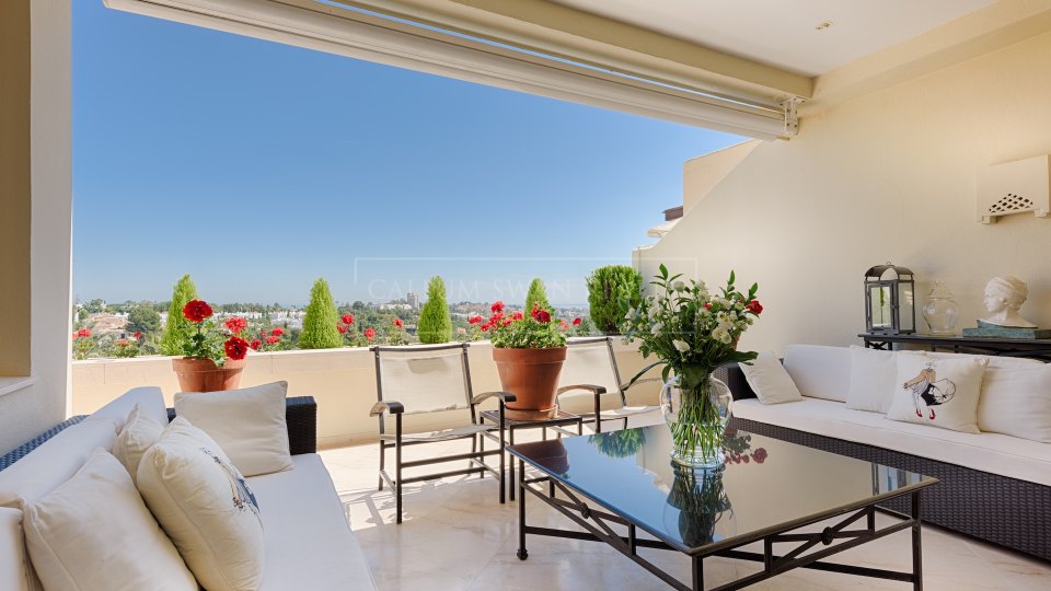 Nueva Andalucia, Superbe penthouse en vente en première ligne du Royal Las Brisas Golf