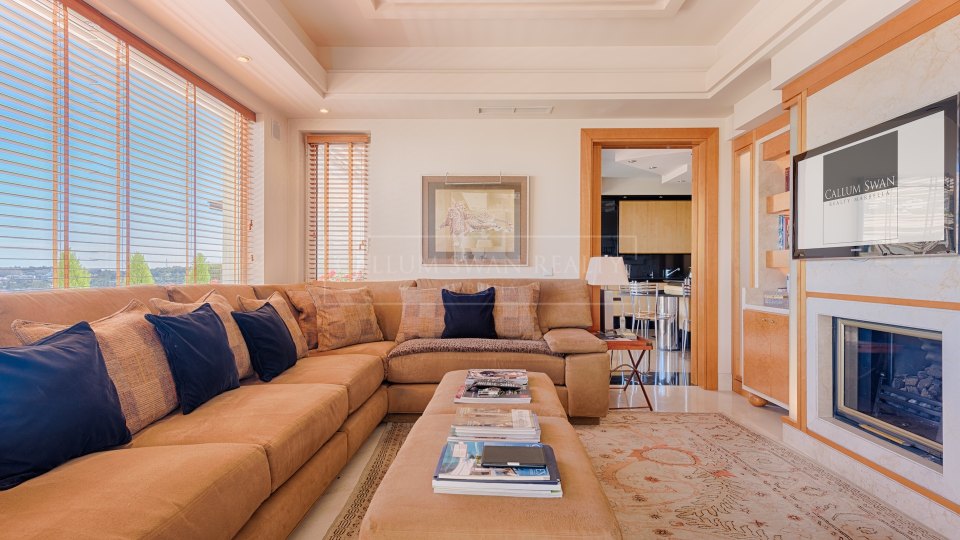 Nueva Andalucia, Superbe penthouse en vente en première ligne du Royal Las Brisas Golf