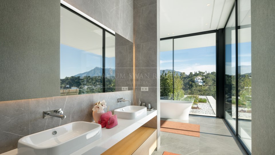 Benahavis, Contemporary Villa with Sea Views in El Madroñal, Benahavís