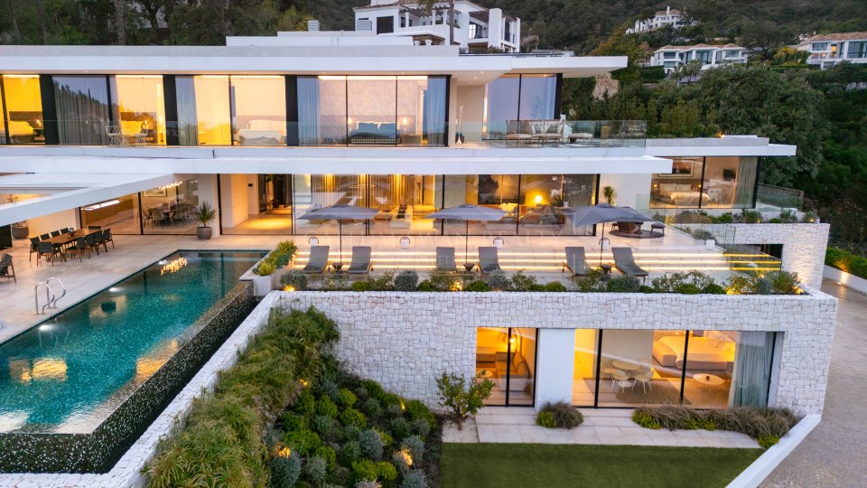 Benahavis, Contemporary Villa with Sea Views in El Madroñal, Benahavís