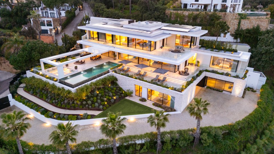 Benahavis, Contemporary Villa with Sea Views in El Madroñal, Benahavís