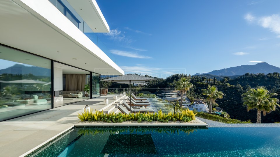 Benahavis, Contemporary Villa with Sea Views in El Madroñal, Benahavís