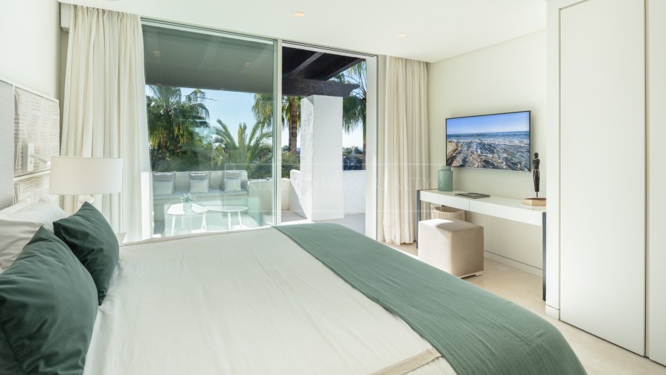Marbella Golden Mile, Penthouse duplex de luxe élégant à Marina Puente Romano