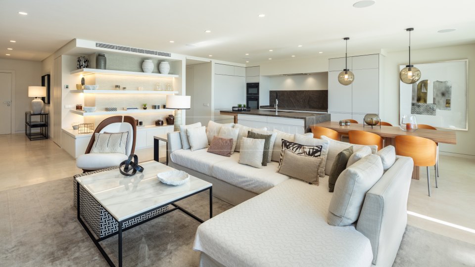 Marbella Golden Mile, Penthouse duplex de luxe élégant à Marina Puente Romano