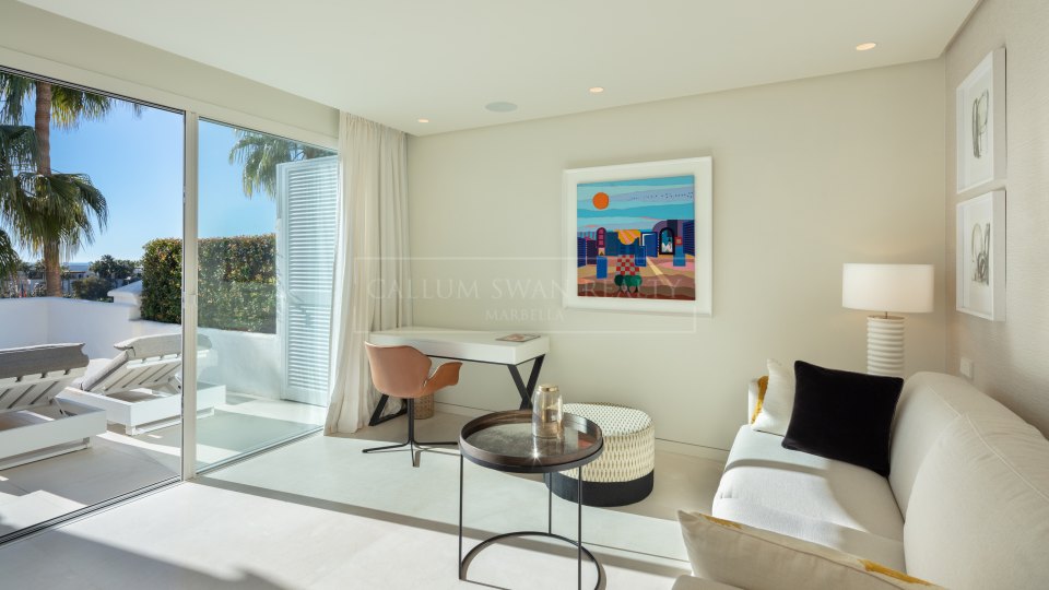 Marbella Golden Mile, Penthouse duplex de luxe élégant à Marina Puente Romano