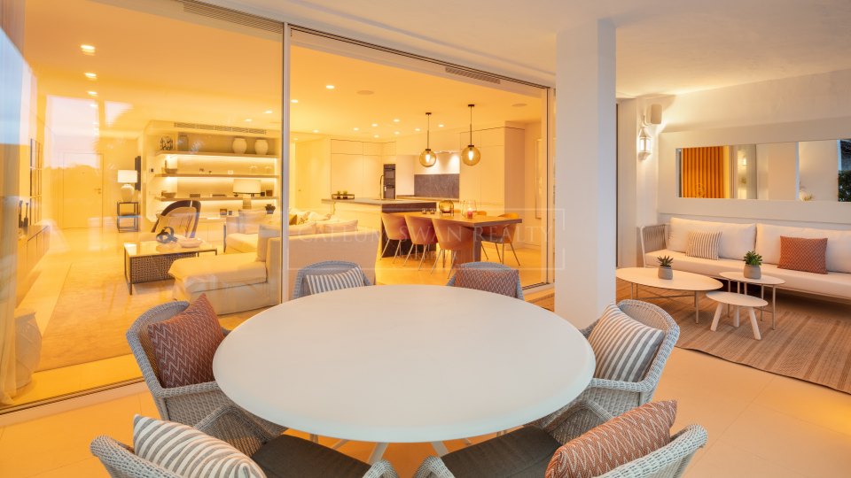 Marbella Golden Mile, Penthouse duplex de luxe élégant à Marina Puente Romano