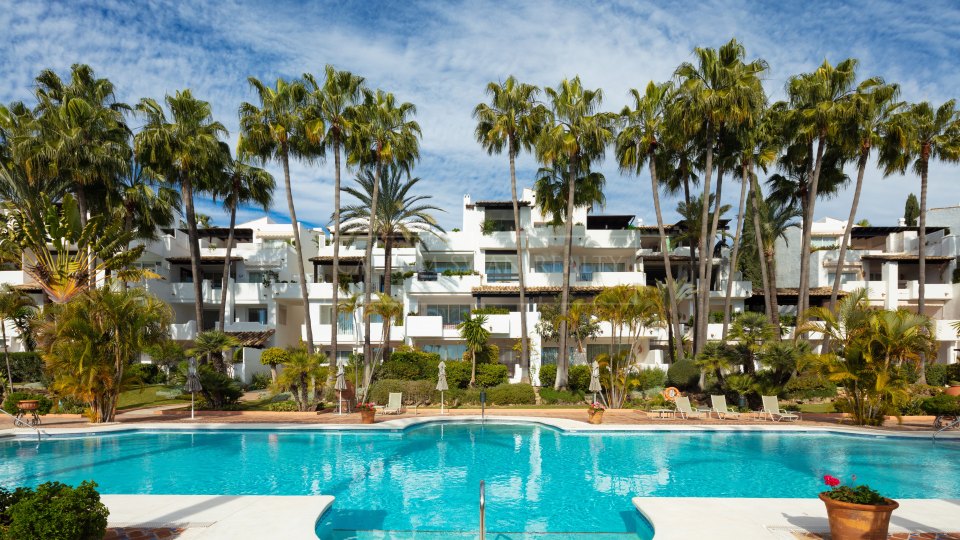Marbella Golden Mile, Stylish luxury duplex penthouse in Marina Puente Romano
