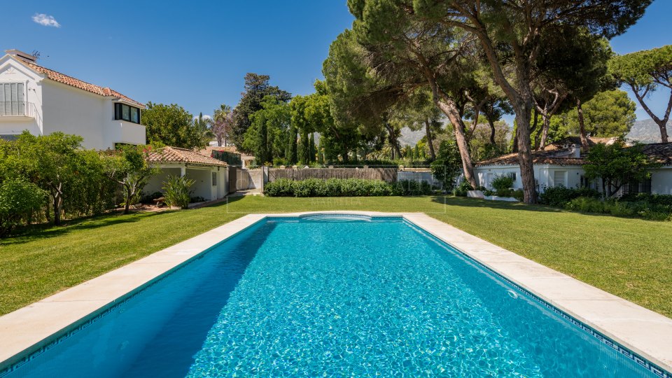 Marbella Golden Mile, Villa au Marbella Club en bord de mer avec charme andalou