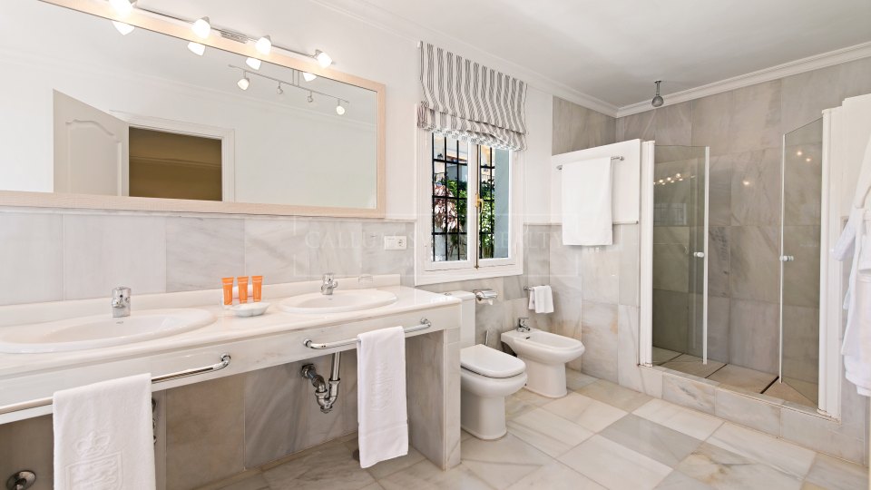 Marbella Golden Mile, Villa au Marbella Club en bord de mer avec charme andalou