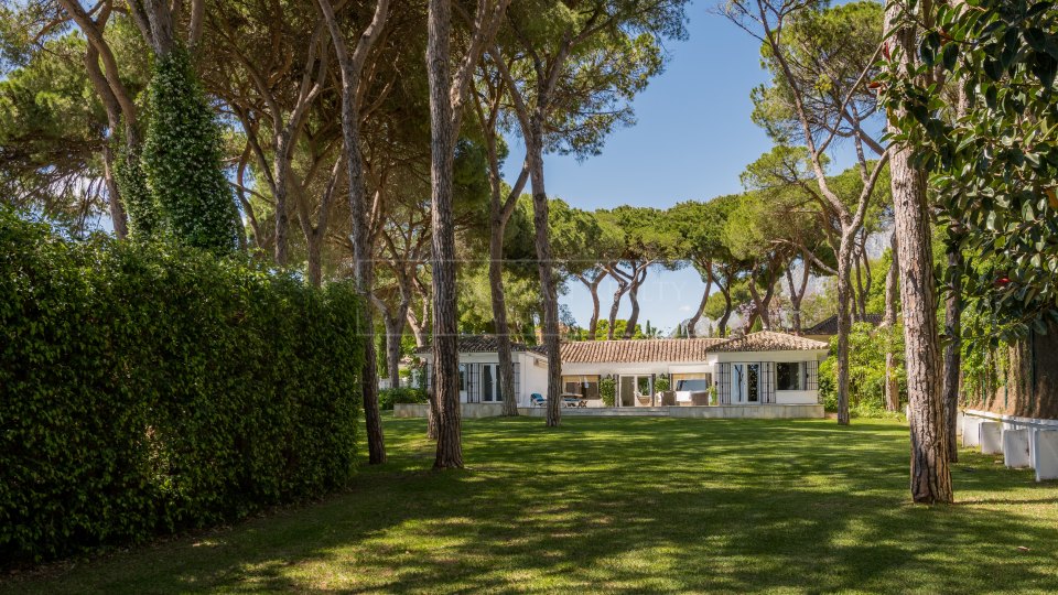 Marbella Golden Mile, Villa au Marbella Club en bord de mer avec charme andalou