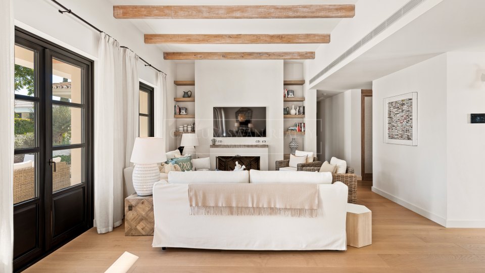 Marbella Golden Mile, Beautiful family villa, with the charming style of Marbella Club