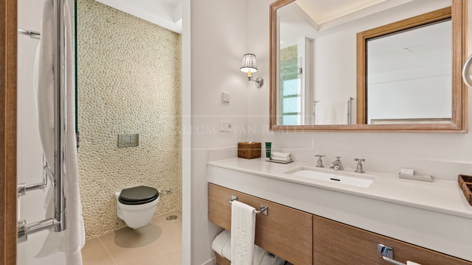 Marbella Golden Mile, Beautiful family villa, with the charming style of Marbella Club