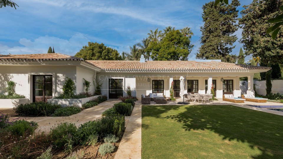 Marbella Golden Mile, Beautiful family villa, with the charming style of Marbella Club