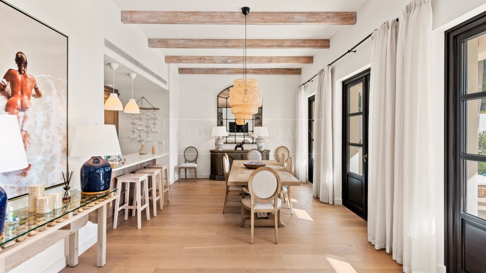 Marbella Golden Mile, Beautiful family villa, with the charming style of Marbella Club