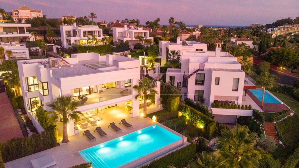 Nueva Andalucia, Villa contemporaine avec vue sur la mer à Nueva Andalucía