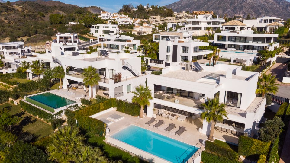 Nueva Andalucia, Villa contemporaine avec vue sur la mer à Nueva Andalucía