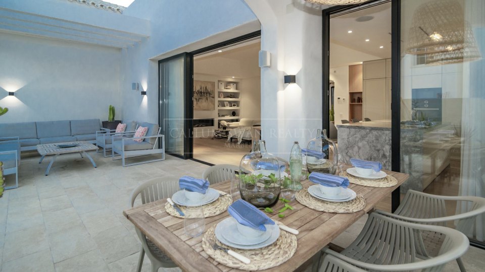 Marbella Golden Mile, Charming villa, walking distance to the beach on Marbella's Golden Mile