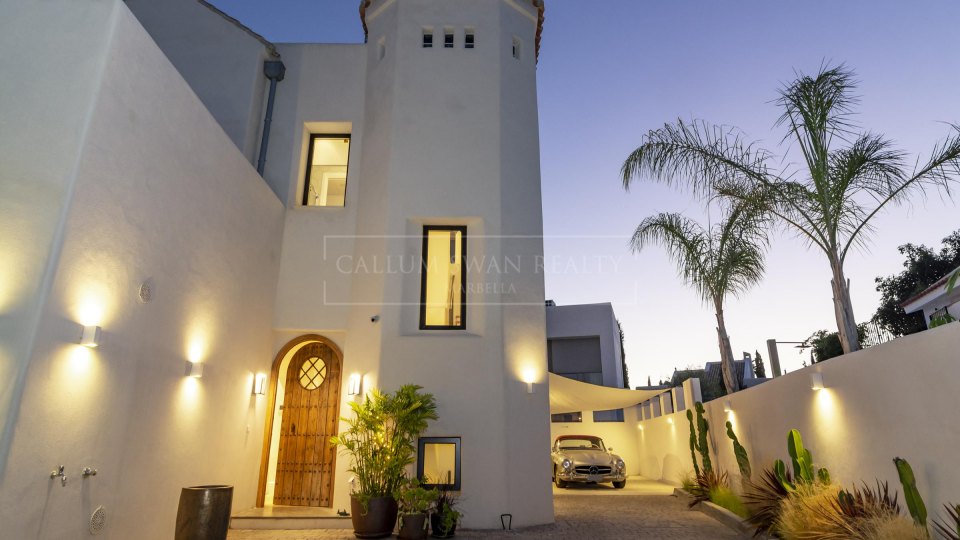 Marbella Golden Mile, Charming villa, walking distance to the beach on Marbella's Golden Mile