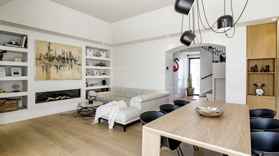 Marbella Golden Mile, Charming villa, walking distance to the beach on Marbella's Golden Mile