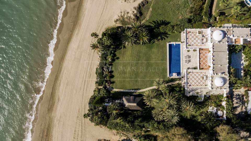Marbella Est, Superbe et unique domaine en bord de mer à Marbella