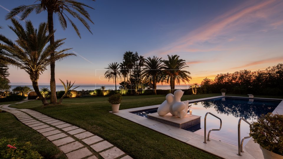 Marbella Est, Superbe et unique domaine en bord de mer à Marbella