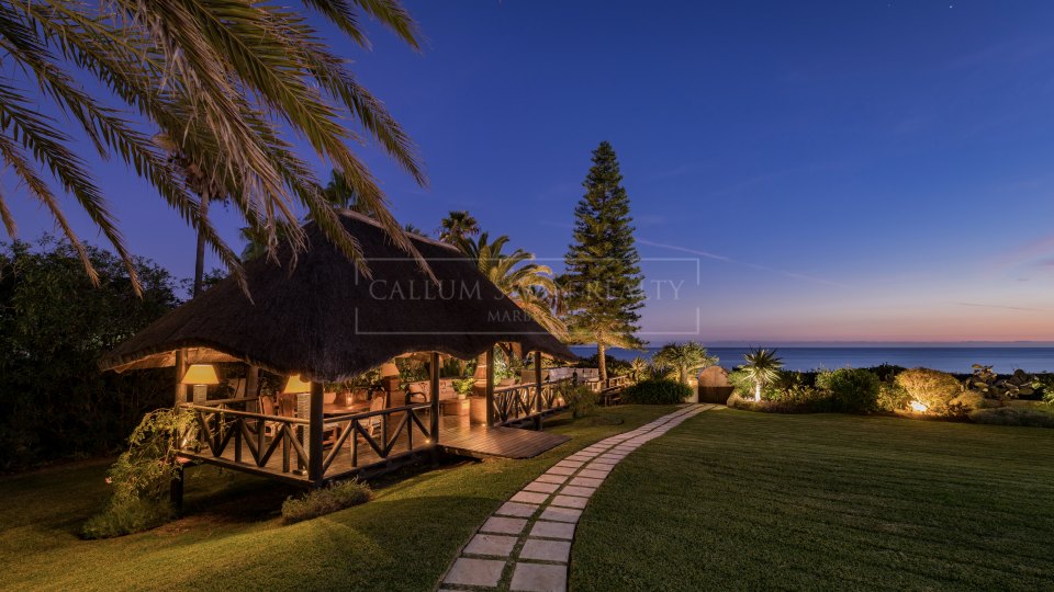 Marbella Est, Superbe et unique domaine en bord de mer à Marbella