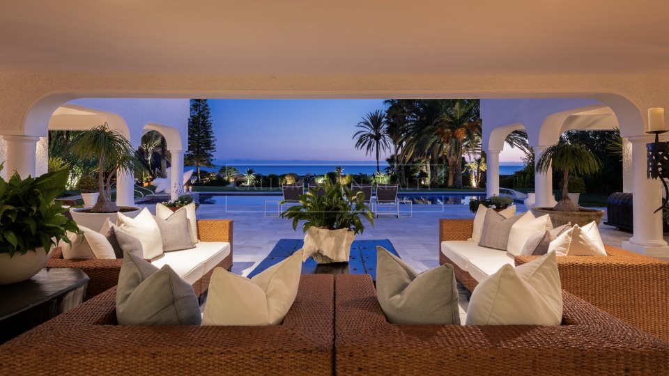 Marbella Est, Superbe et unique domaine en bord de mer à Marbella