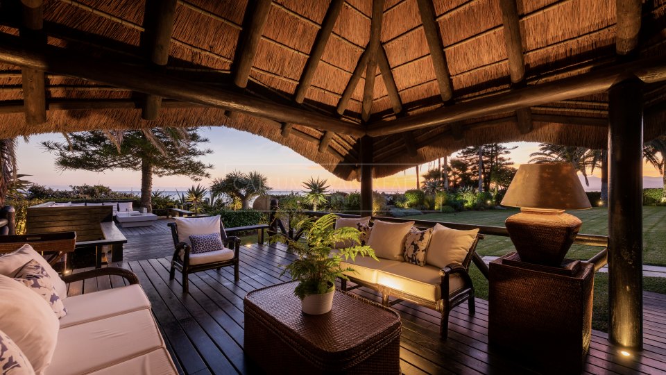 Marbella Est, Superbe et unique domaine en bord de mer à Marbella