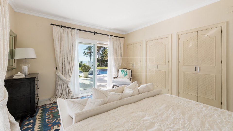 Marbella Est, Superbe et unique domaine en bord de mer à Marbella